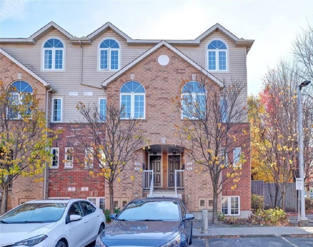 Parkway Woods exterior