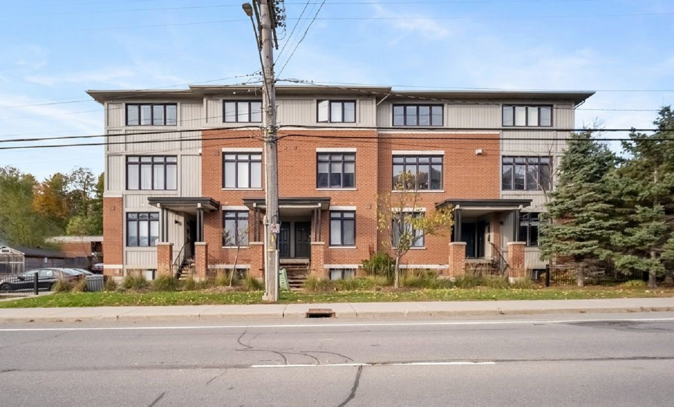 L'Enclave Montfort condo