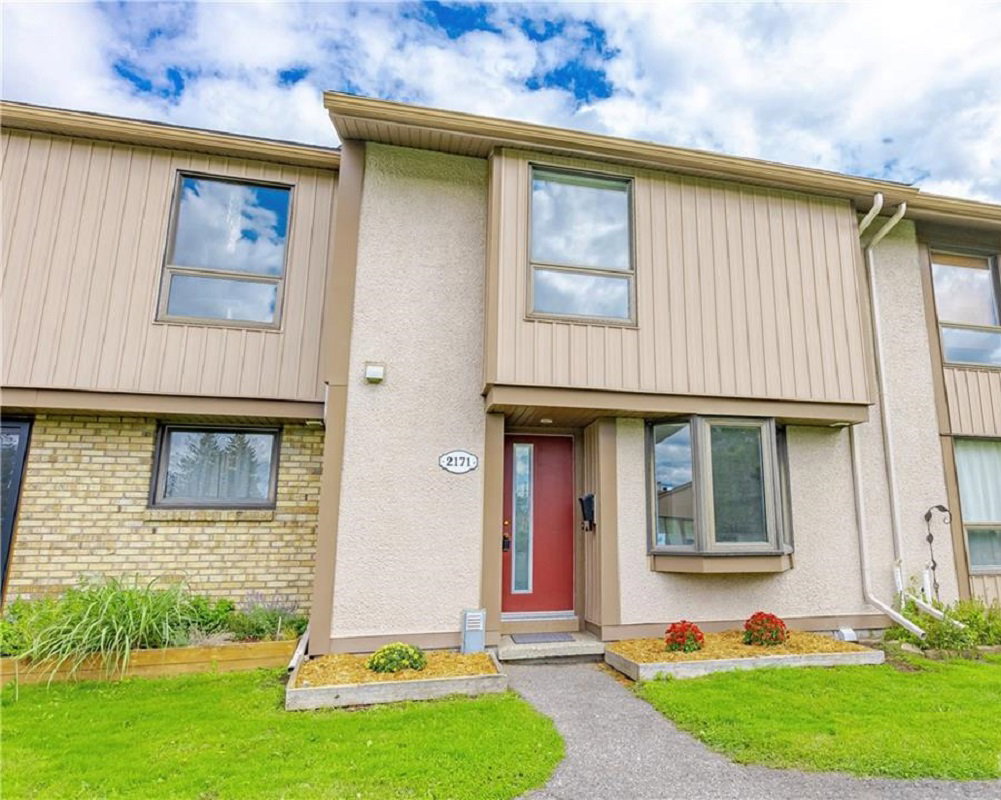 1853-2325 Stonehenge Crescent condo