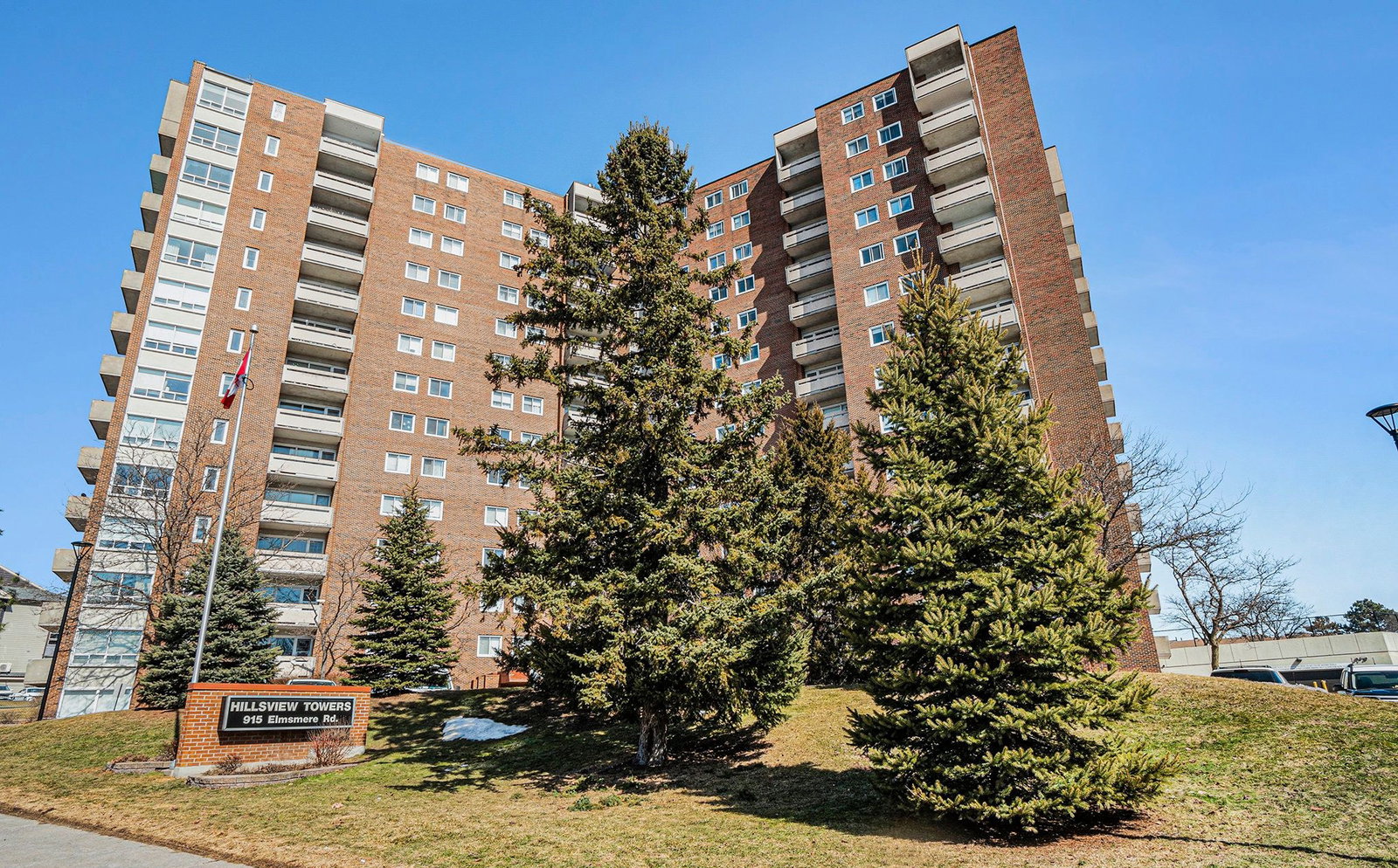 Hillsview Place Condominiums exterior