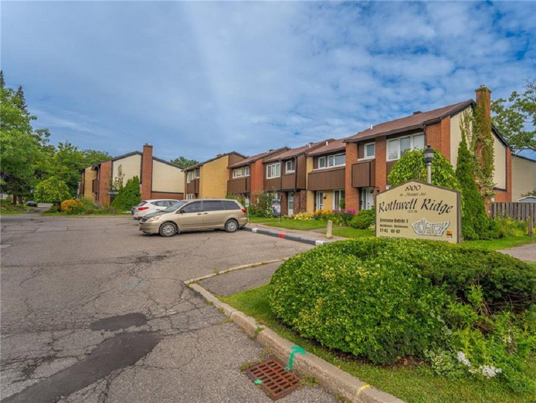 1900 Marquis Avenue Townhouses condo