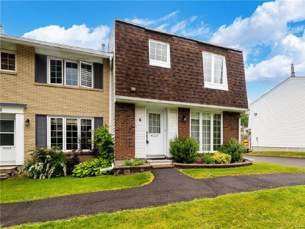 Beacon Hill Gardens condo