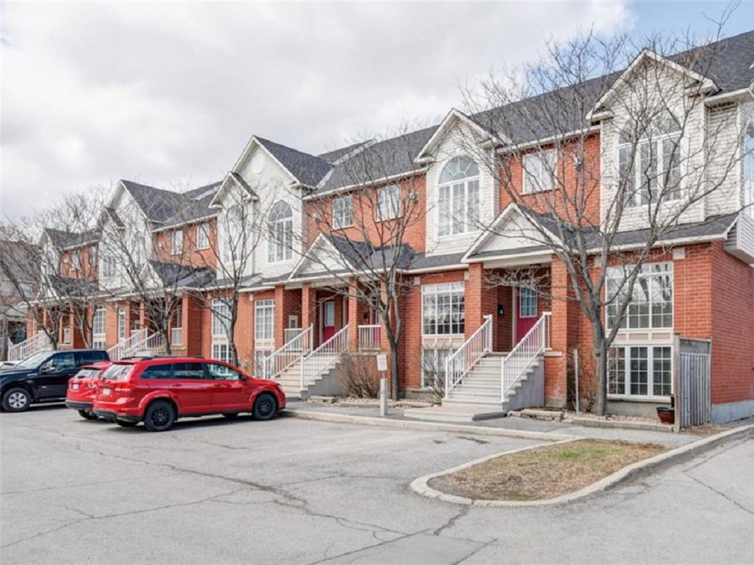 Gatestone Private Townhomes exterior