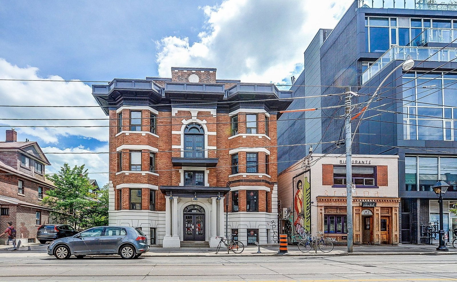 795 College Street exterior