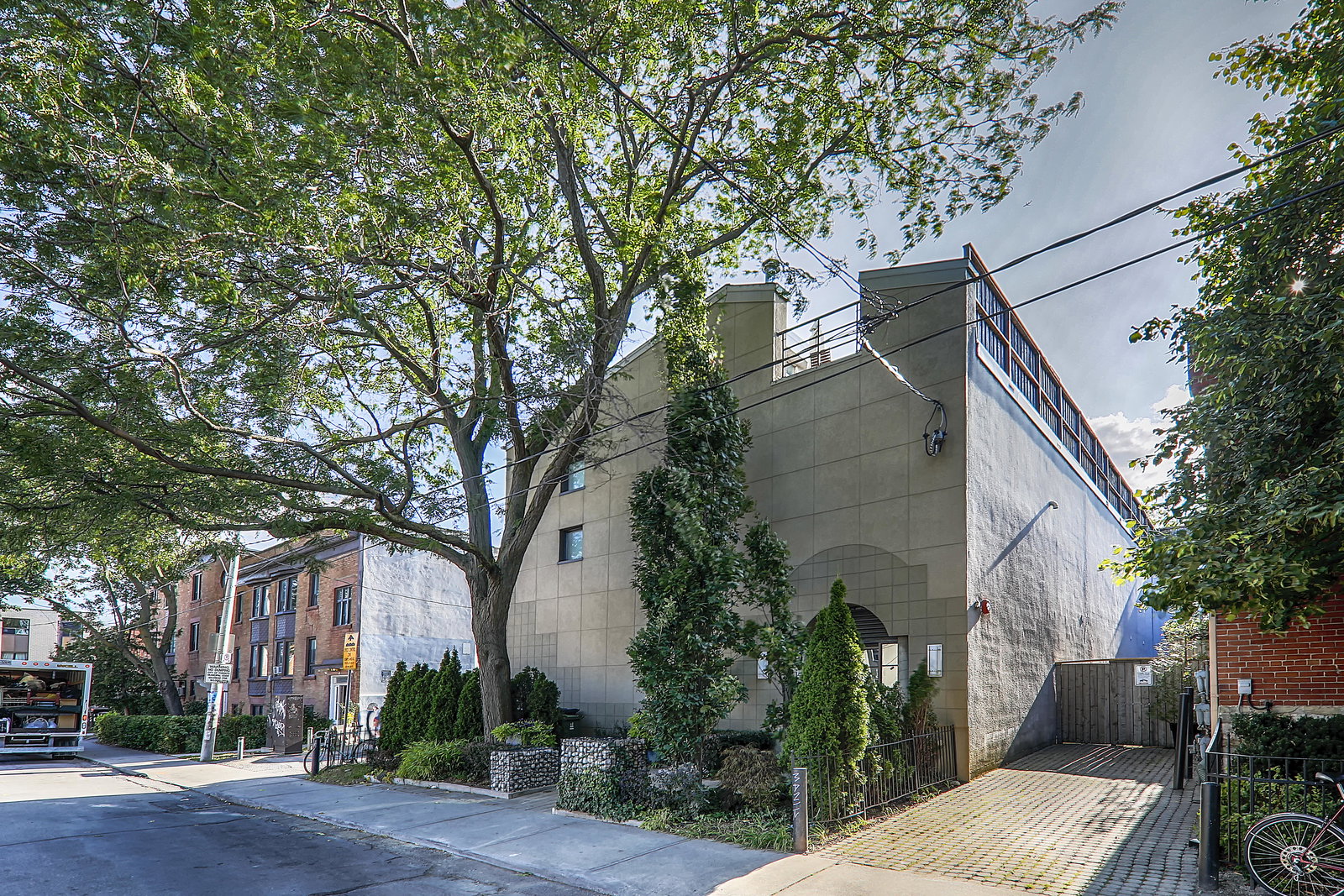 Bartlett Loft Towns exterior