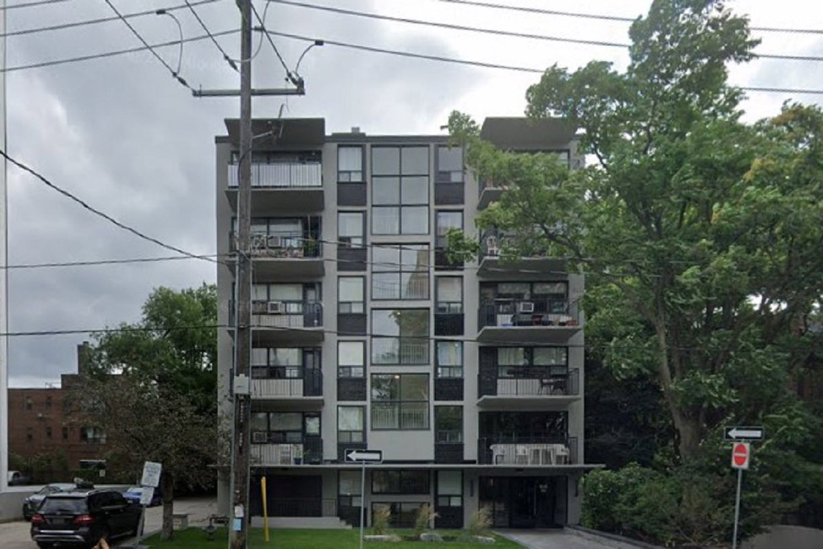 105 Raglan Avenue exterior