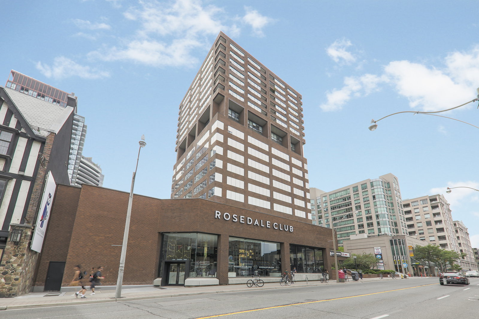 914 Yonge Street Condos condo