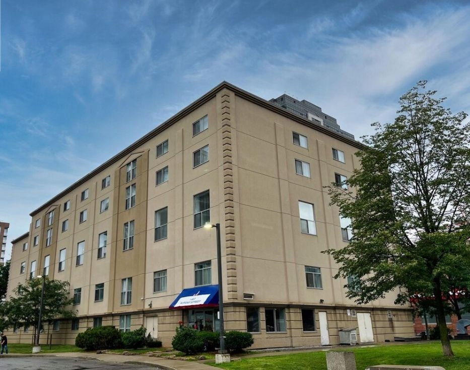 1407 Dupont Street condo building exterior