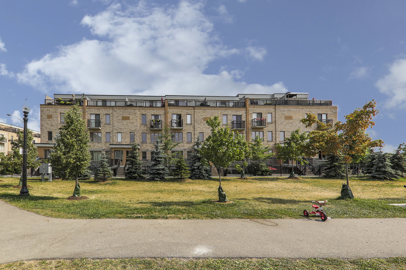 6-16 Foundry Avenue Townhomes condo