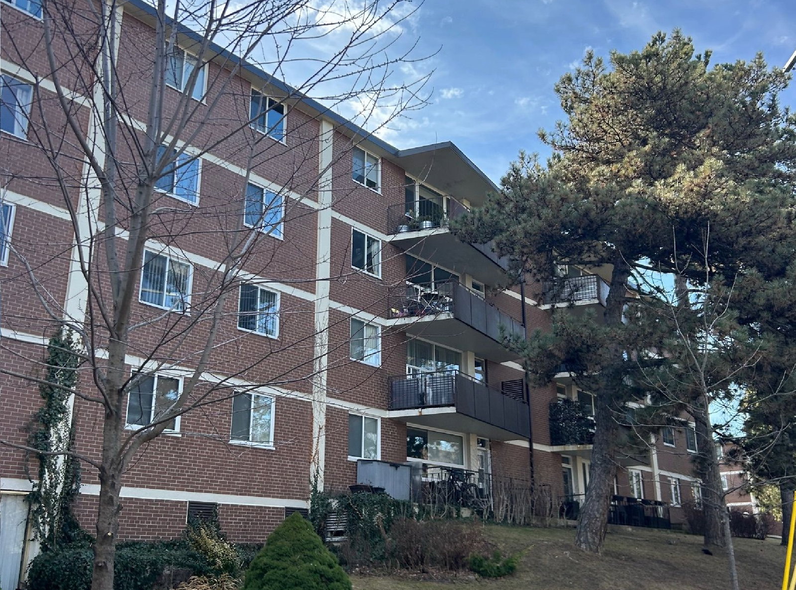 80 Coe Hill Drive exterior