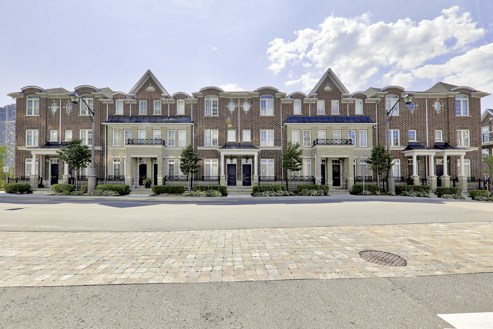 Windermere by The Lake Townhomes condo