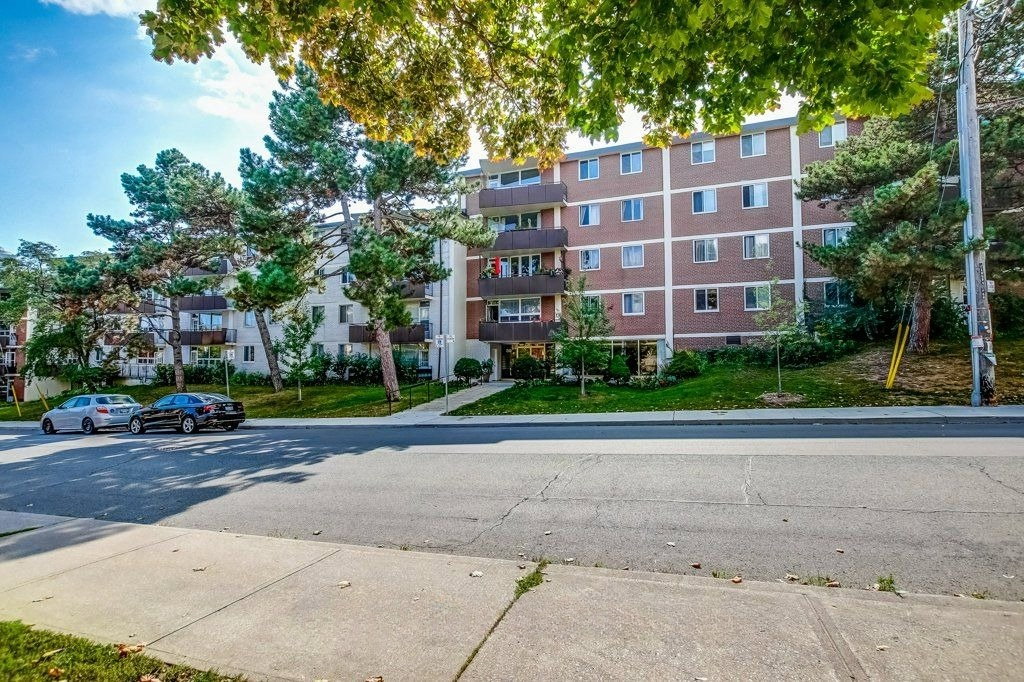 100 Grenadier Villas exterior