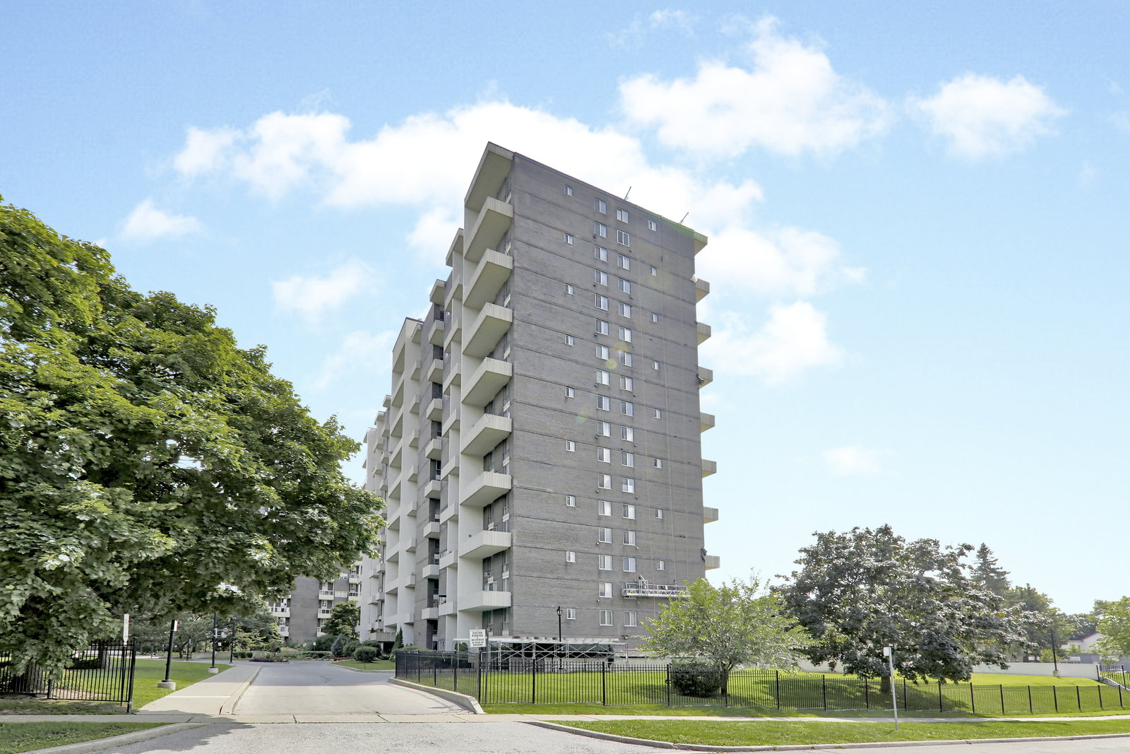 35 Ormskirk Condos condo