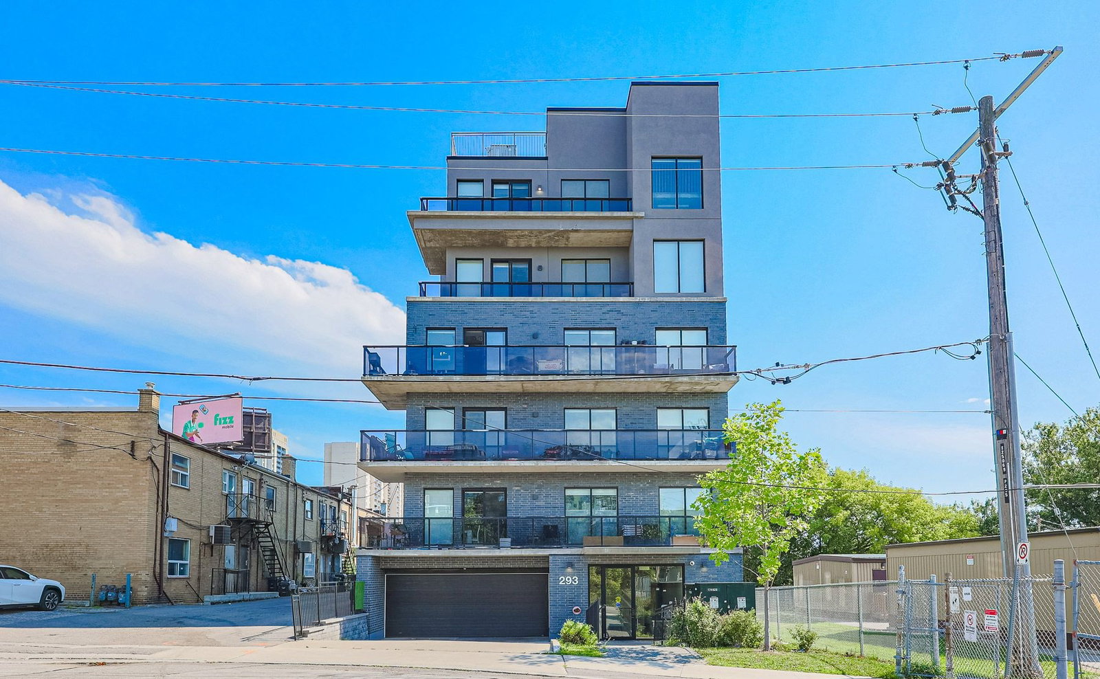 293 Viewmount Avenue exterior