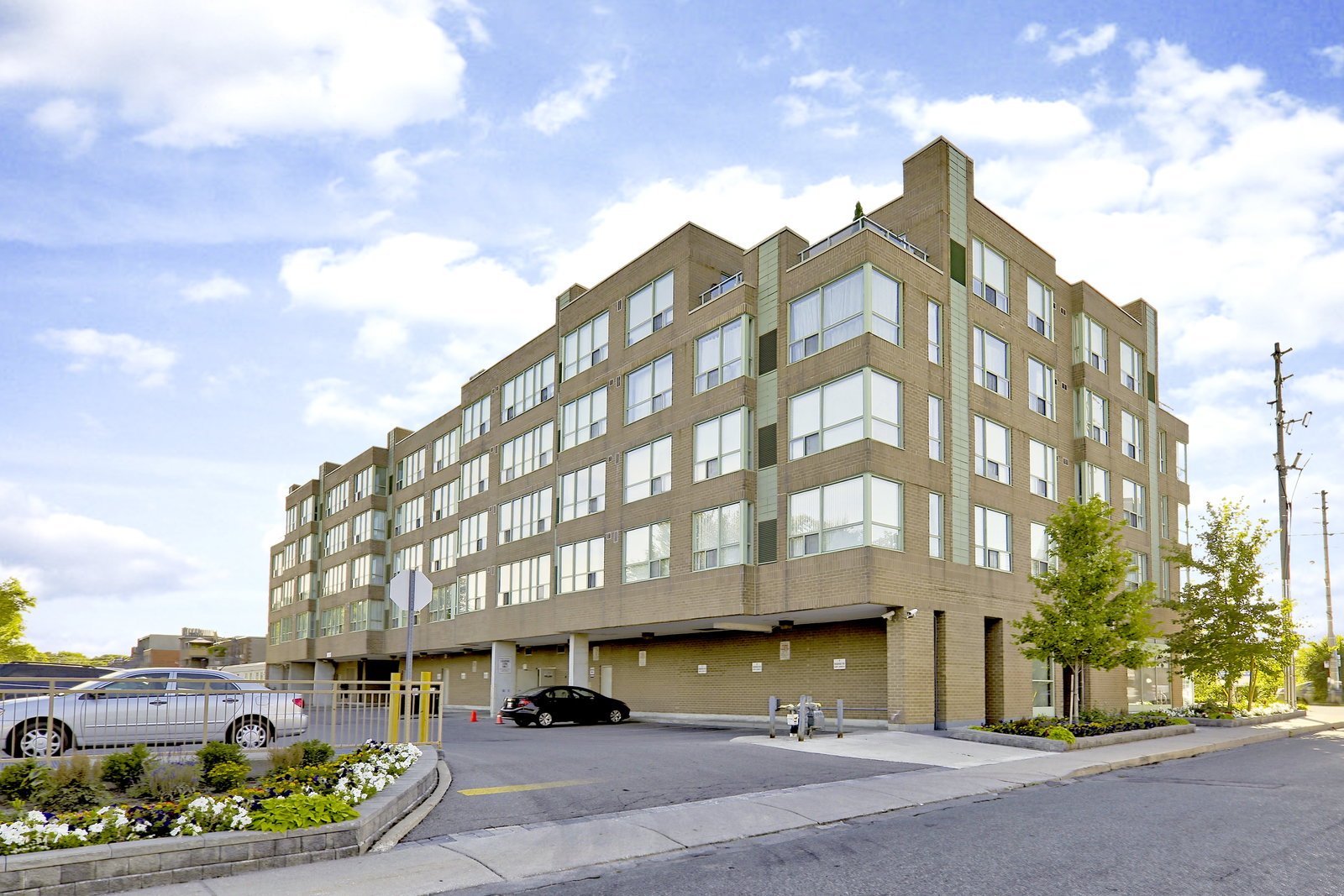 955 OConnor Condos exterior