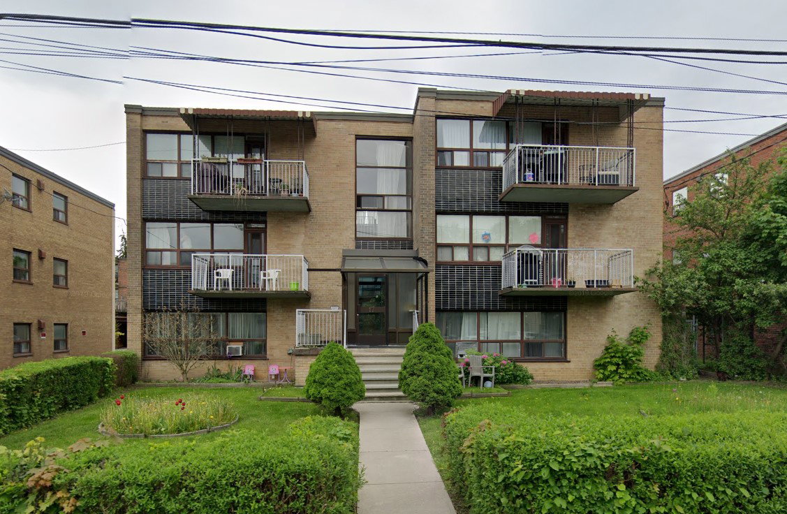 20 Meadowbrook Road condo building exterior