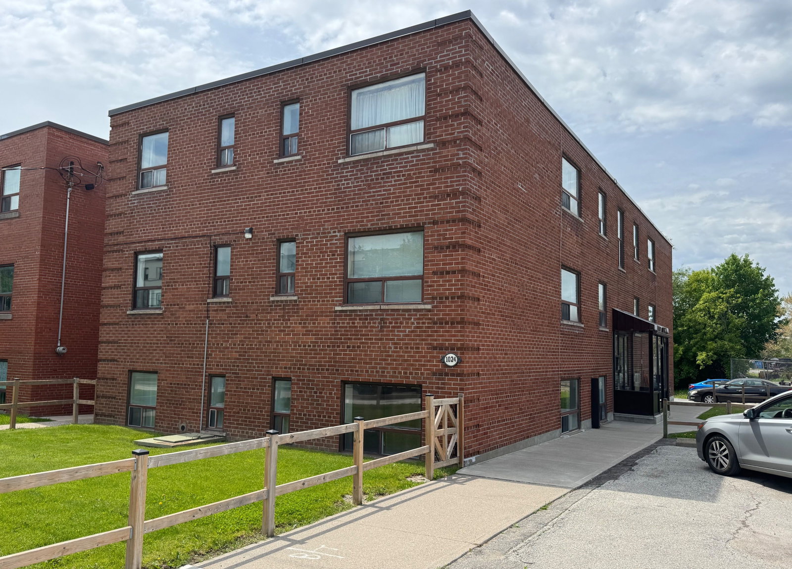 1024 O'connor Drive exterior