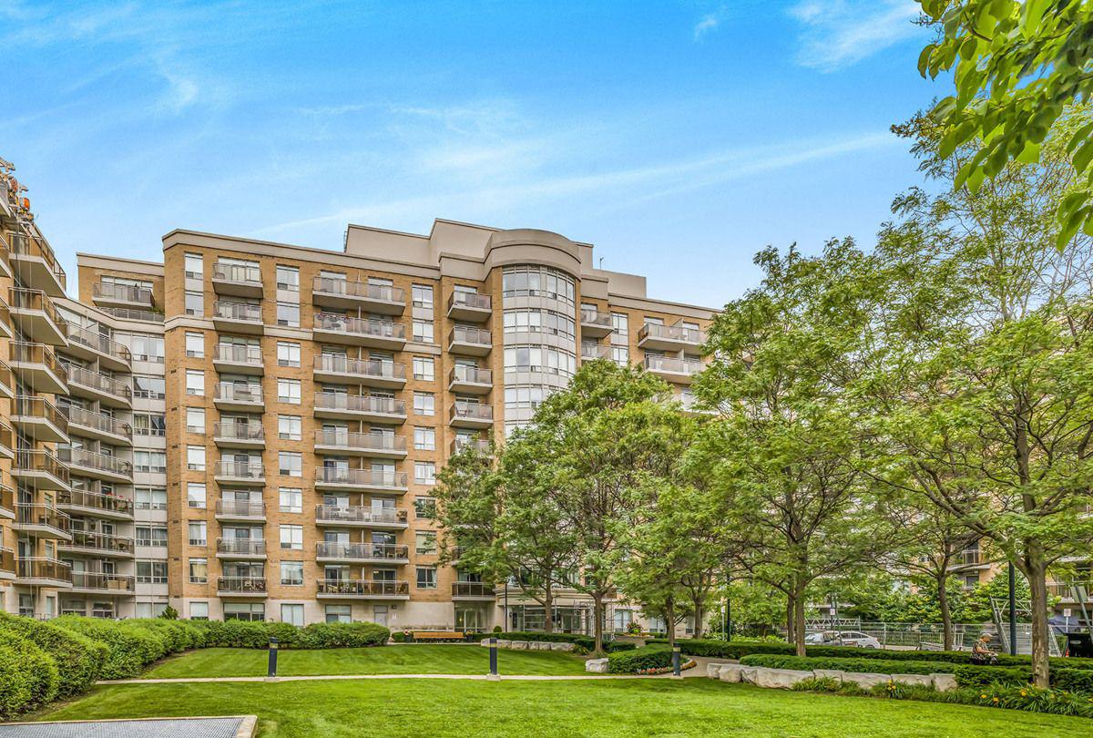 The Shermount Condos exterior