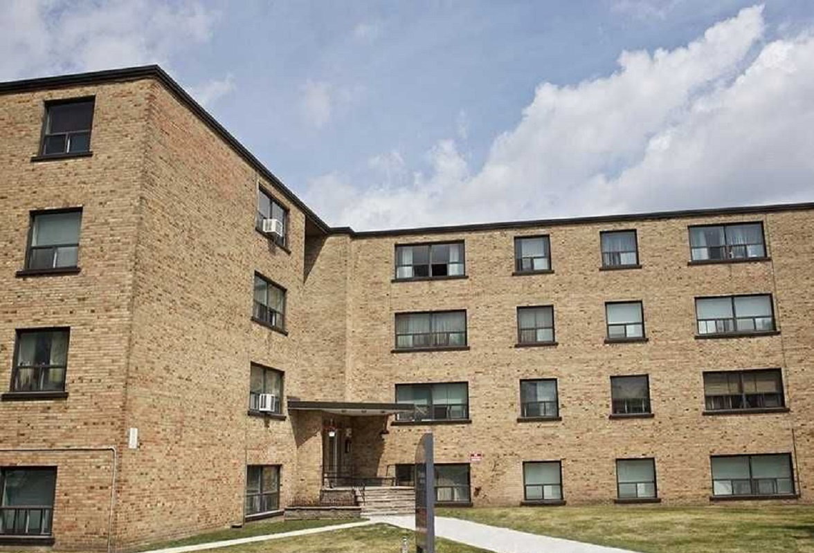 2 Kinsdale Boulevard exterior