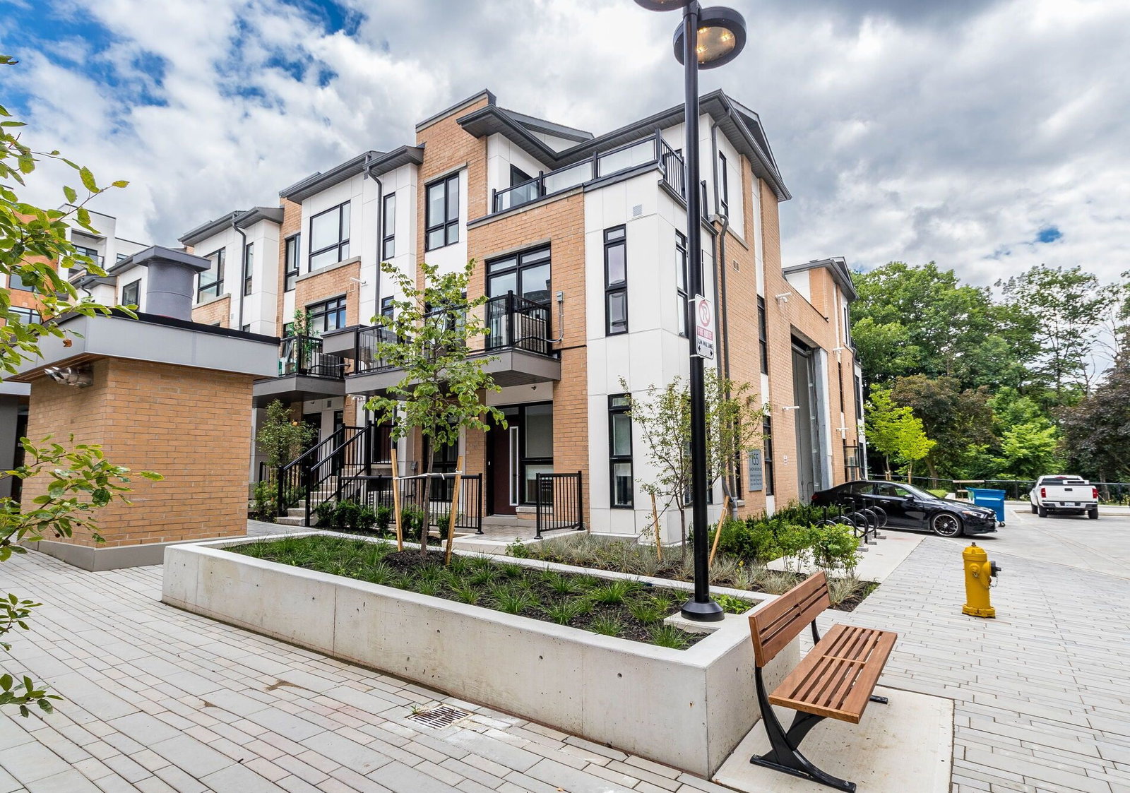 Daniels FirstHome™ Keelesdale condo