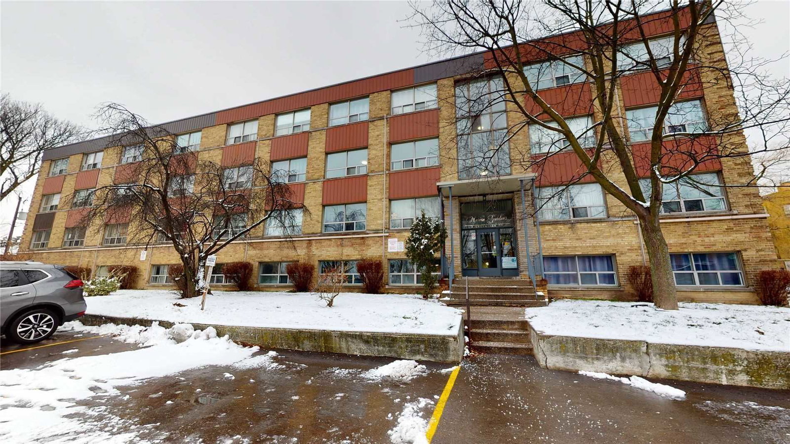 4 greentree court condo building exterior