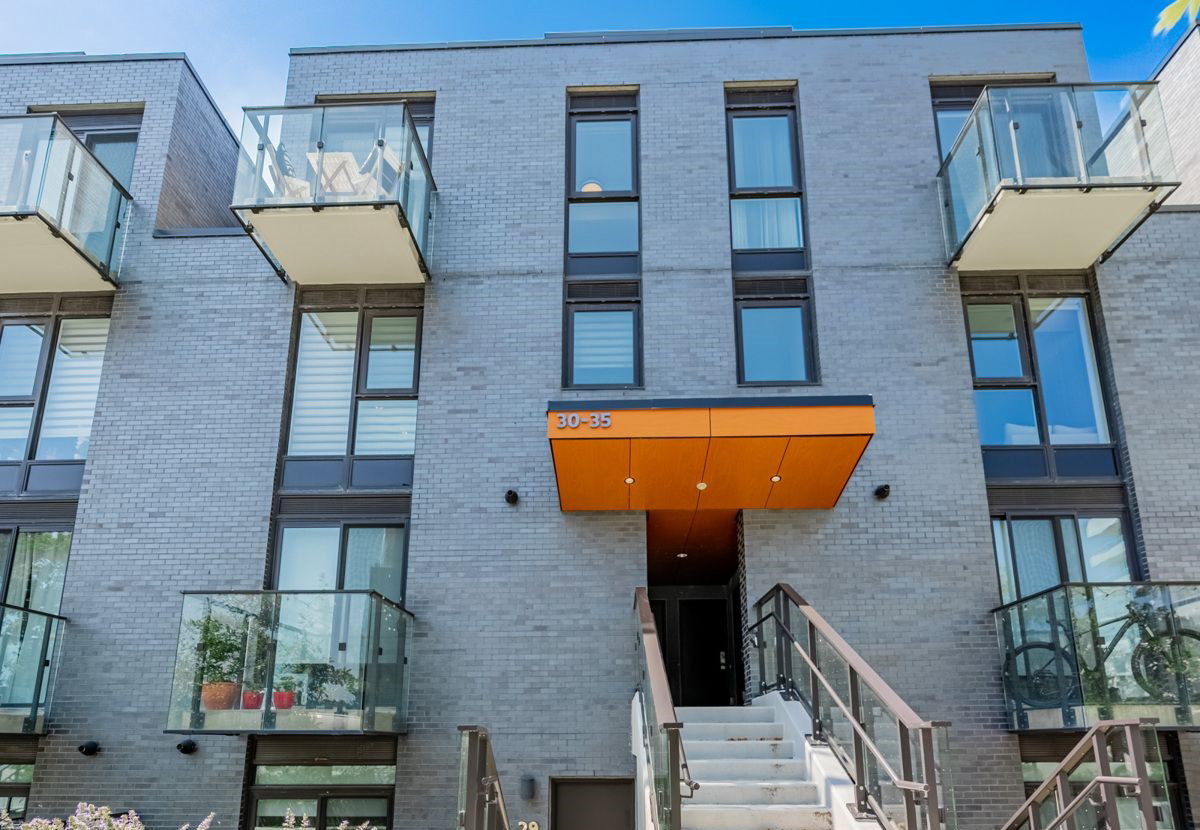 10 Brin Avenue exterior