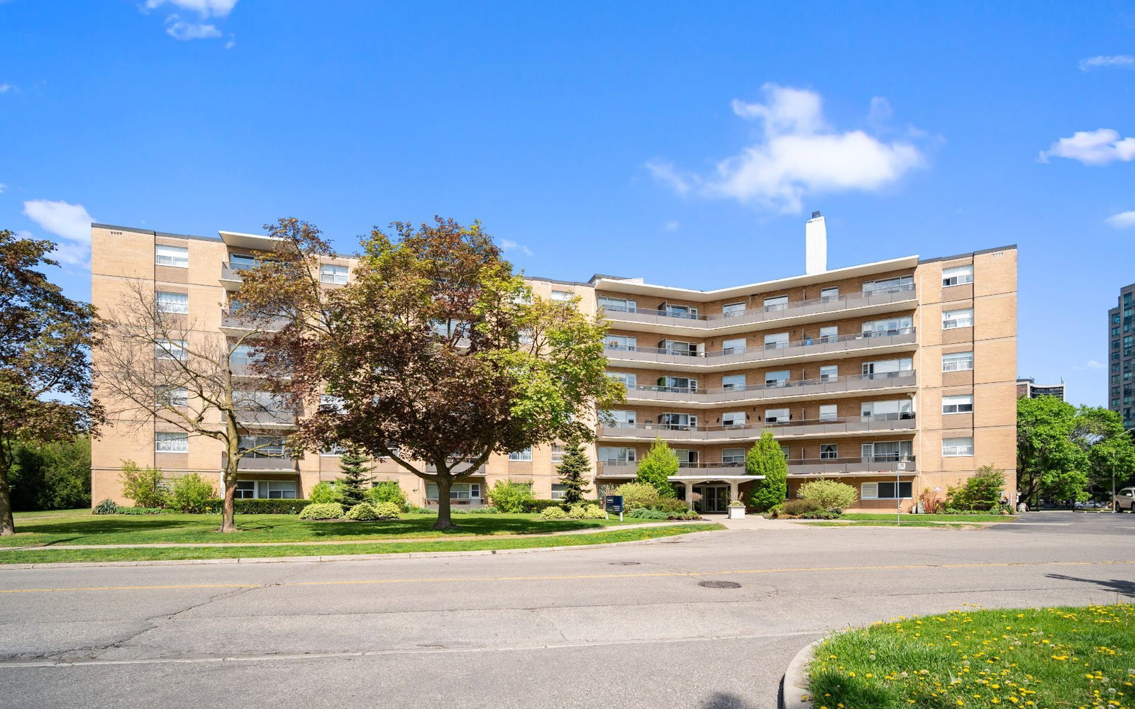 10 Fontenay Court exterior