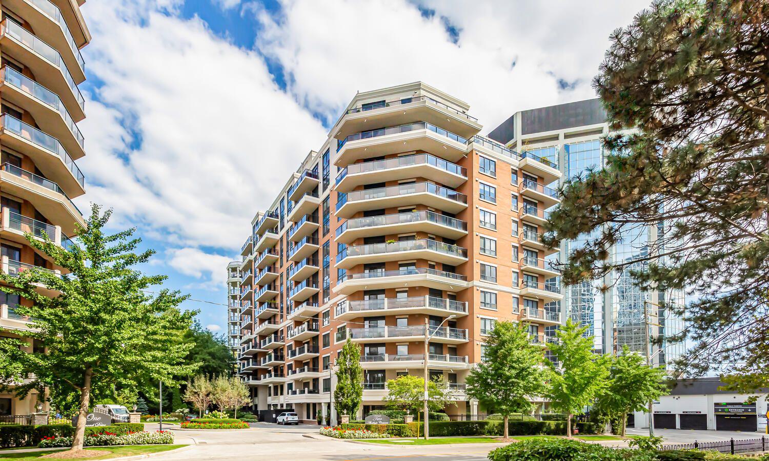 Town & Country II Condos exterior