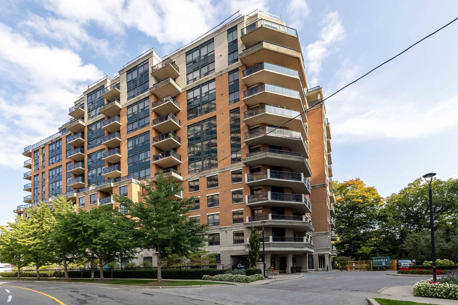 Town & Country I Condos exterior