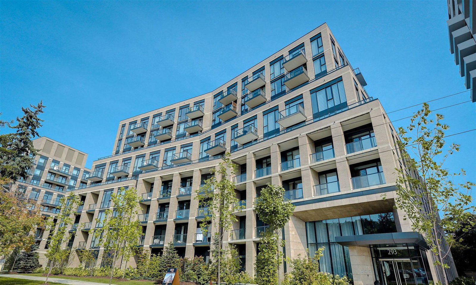 293 The Kingsway Condos exterior