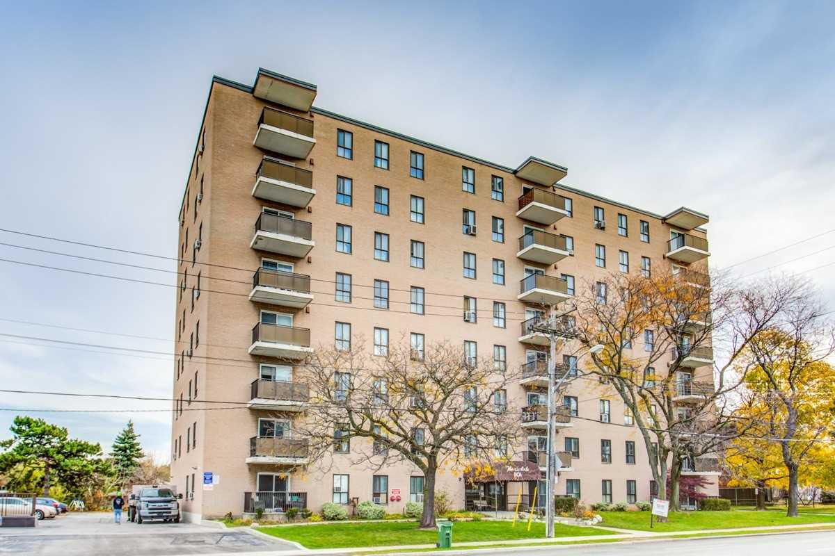 The Carlisle Condos exterior