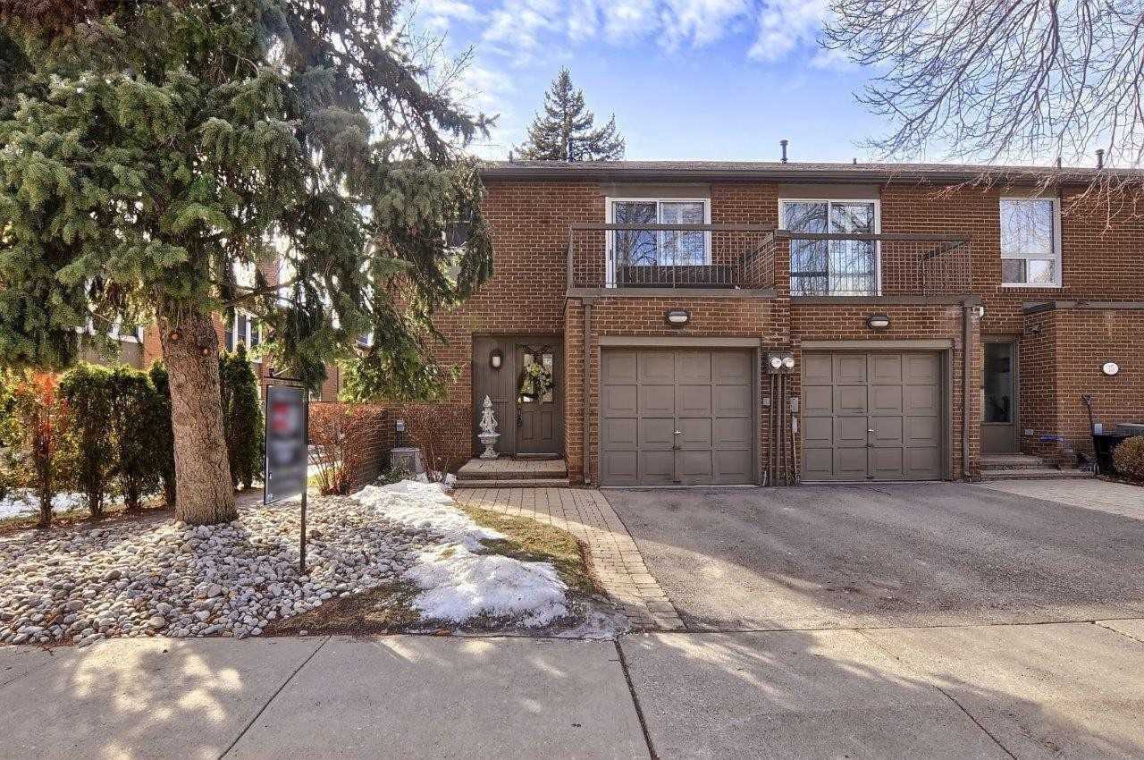 Royal York Place Townhomes condo