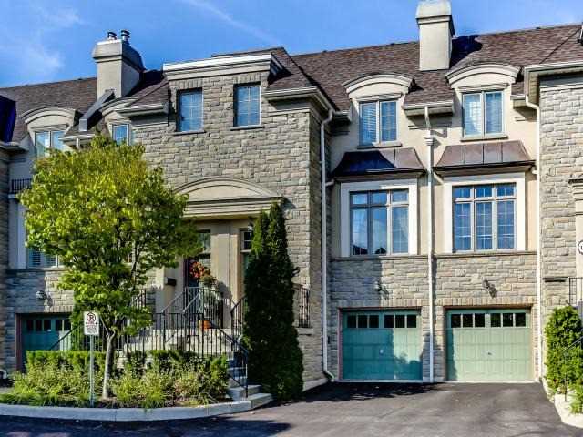 208 La Rose Avenue Townhomes condo building exterior