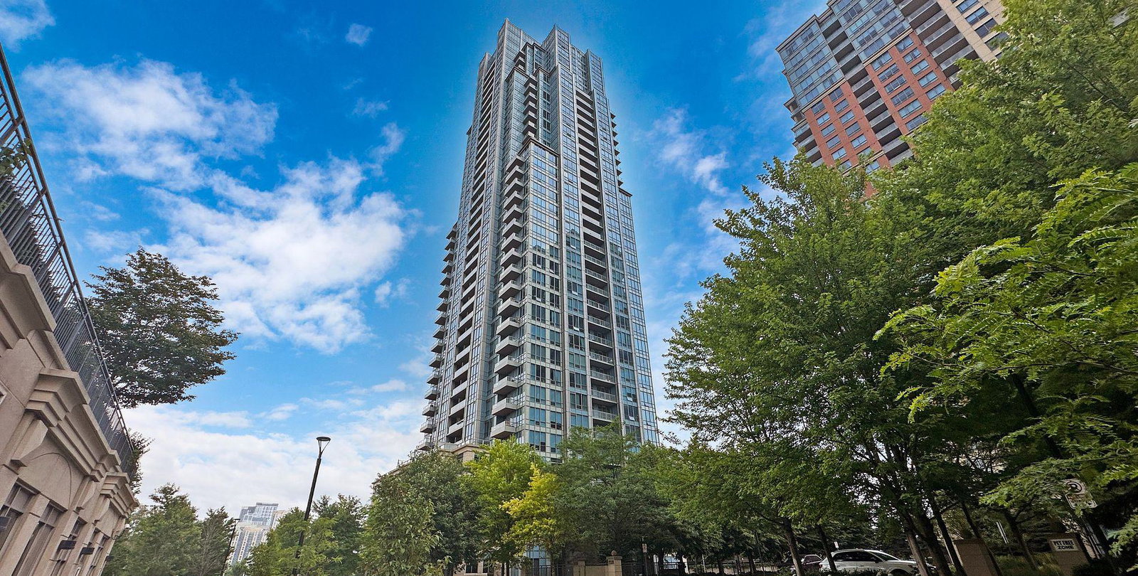 Parc Nuvo Condos exterior