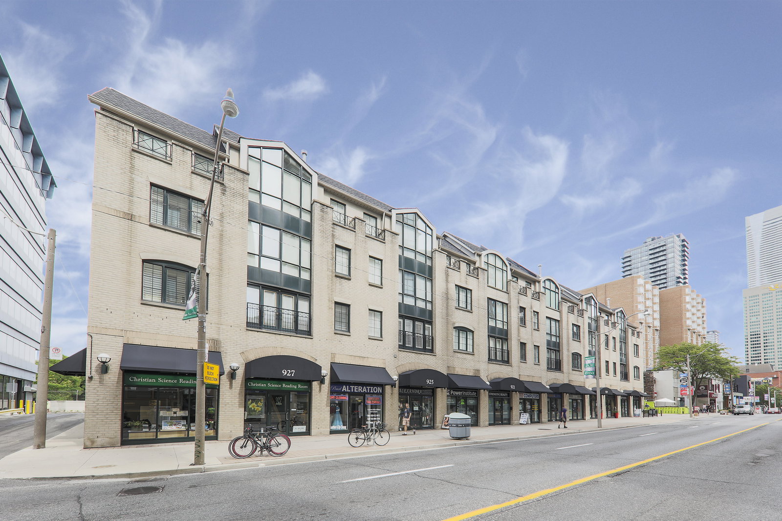 The Courtyards Of Rosedale condo