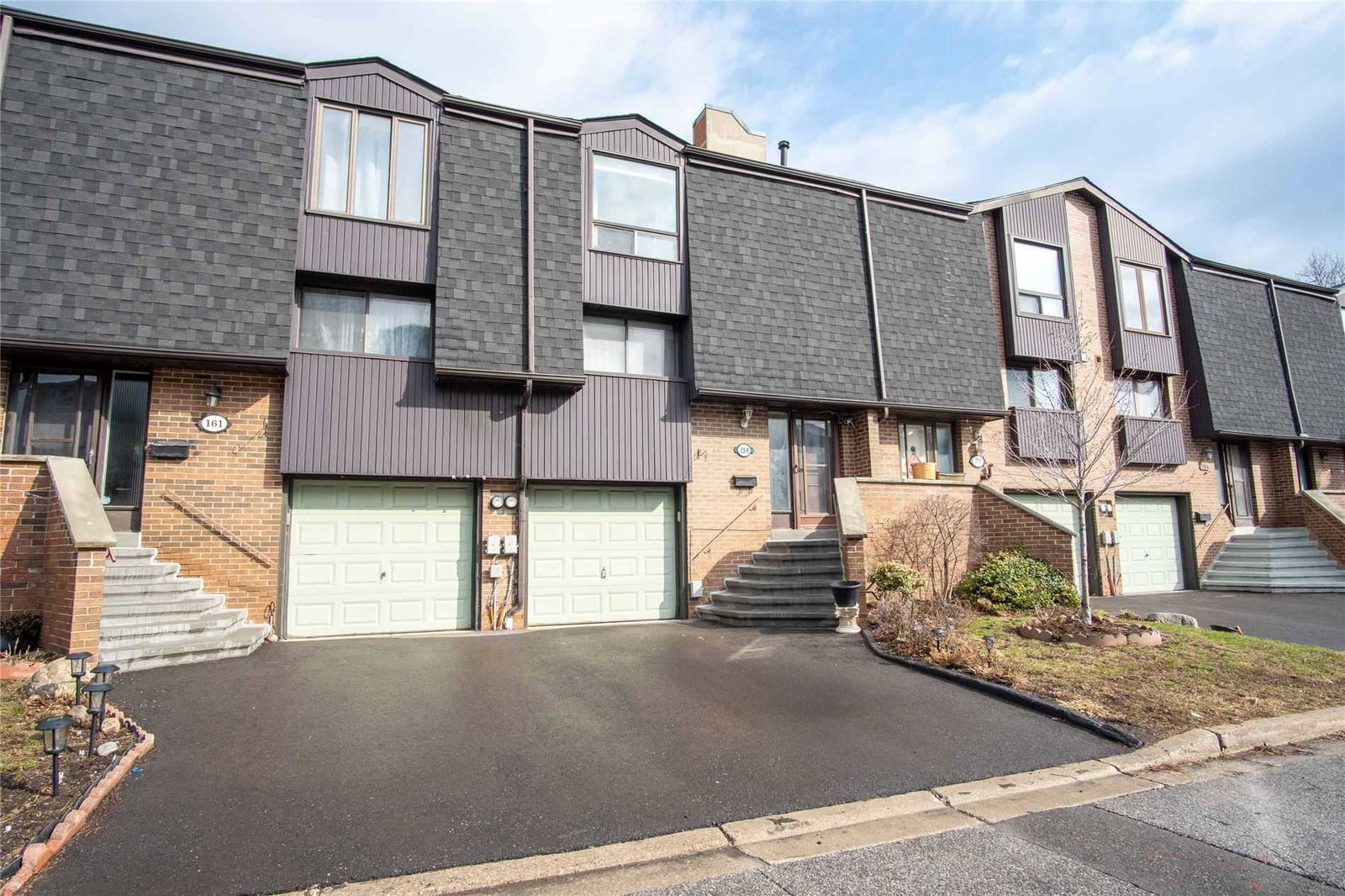Islington Place Townhouses exterior