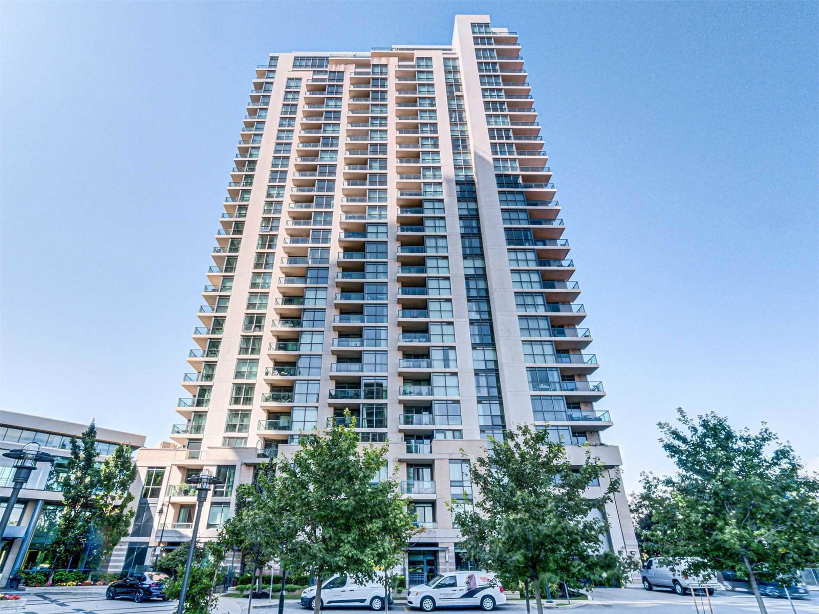 One Sherway I Condos exterior