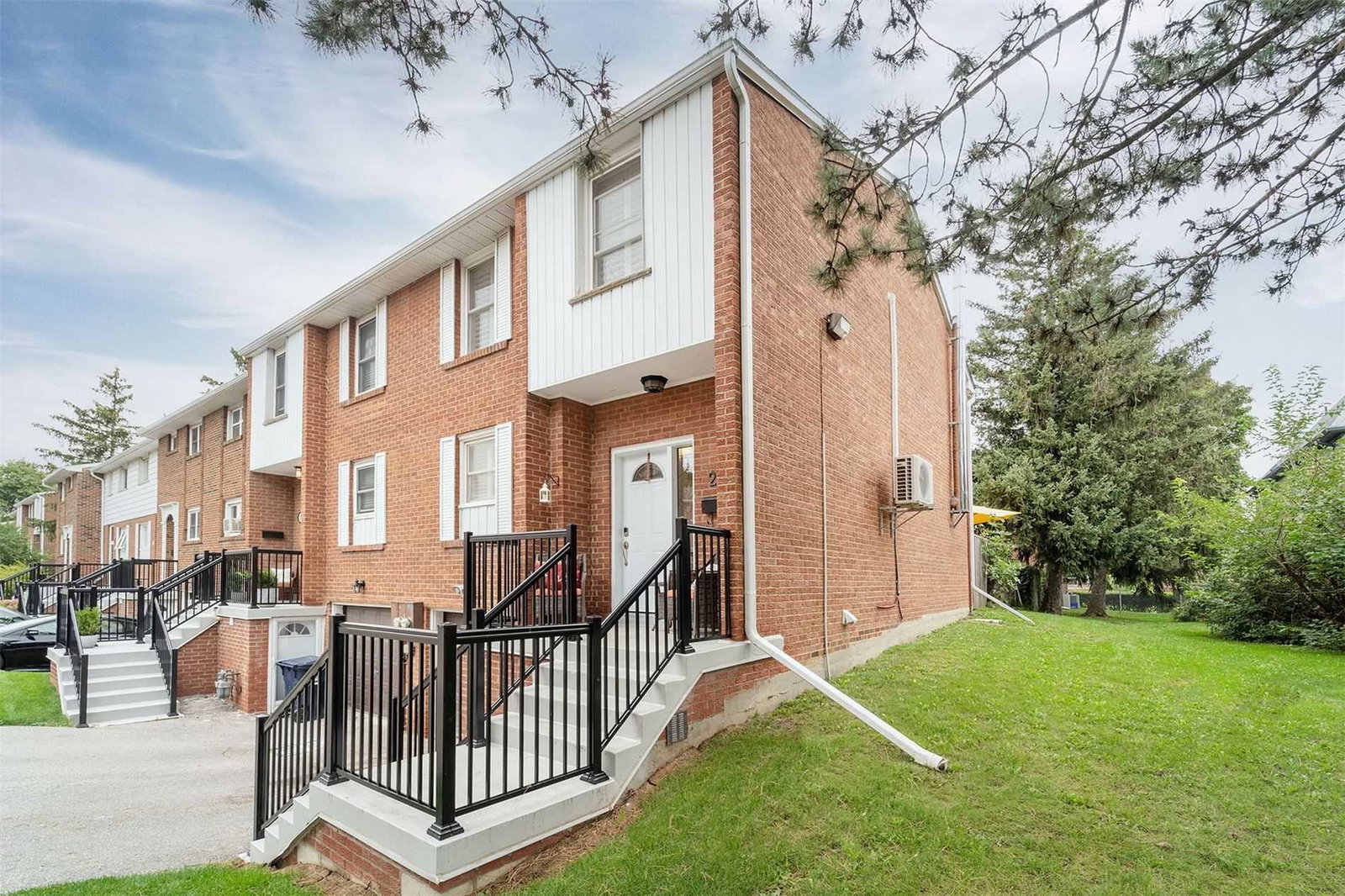 19 Centennial Park Road Townhouses condo