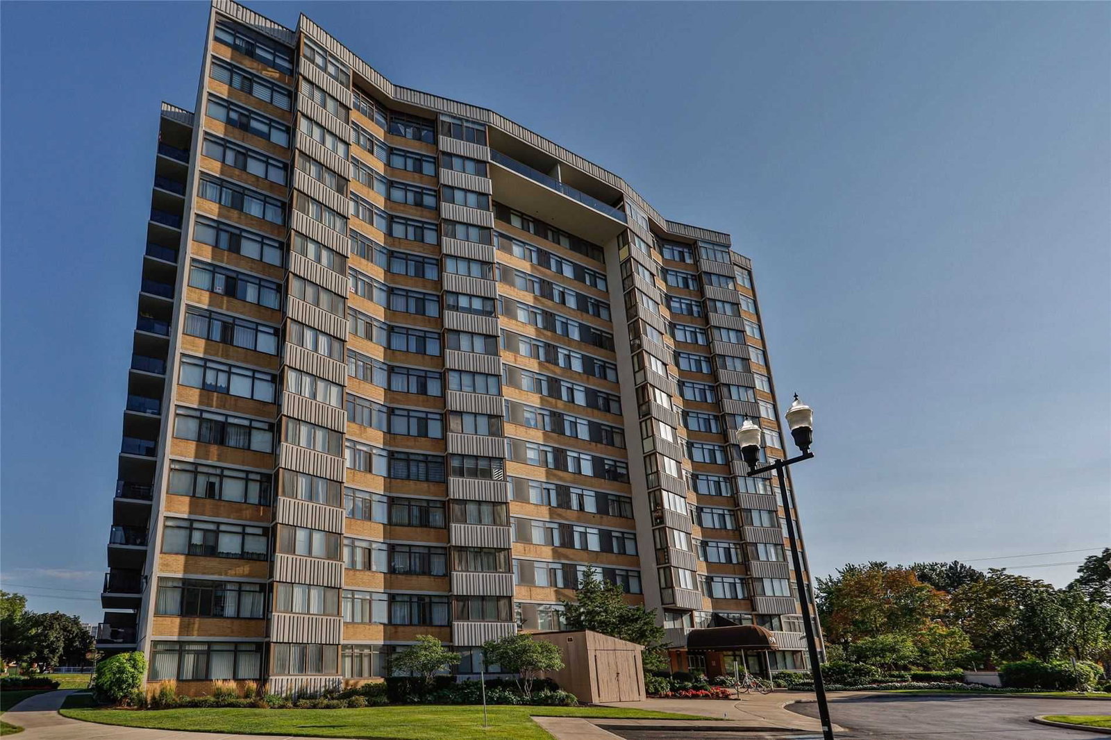 The Courtlands II Condos condo