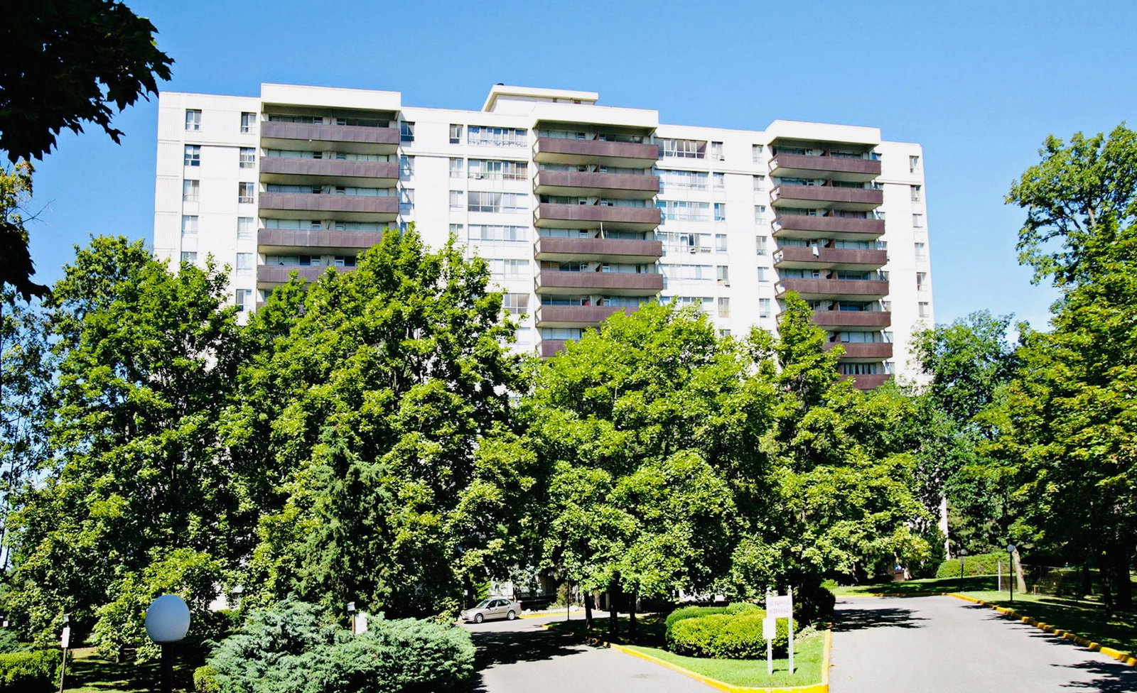 Bathurst Towers exterior