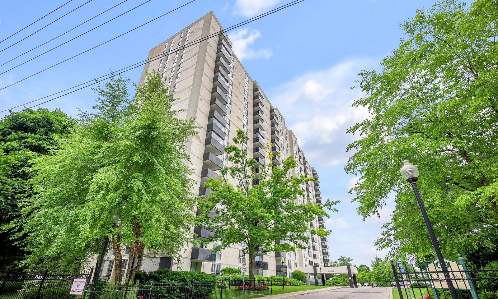 Burnham Glen Condos condo