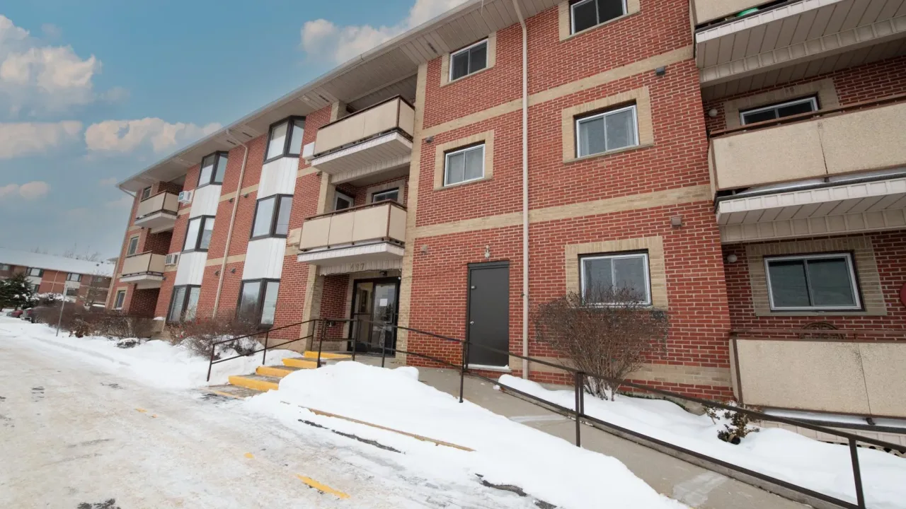 WELLINGTON NORTH CONDO condo building exterior