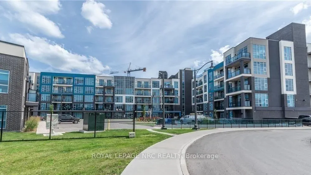 Aquablu Lakeshore Condos exterior
