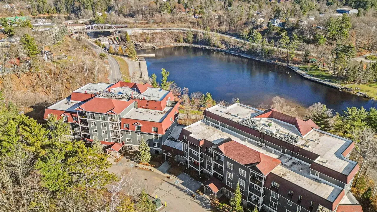 Legends at the Falls exterior