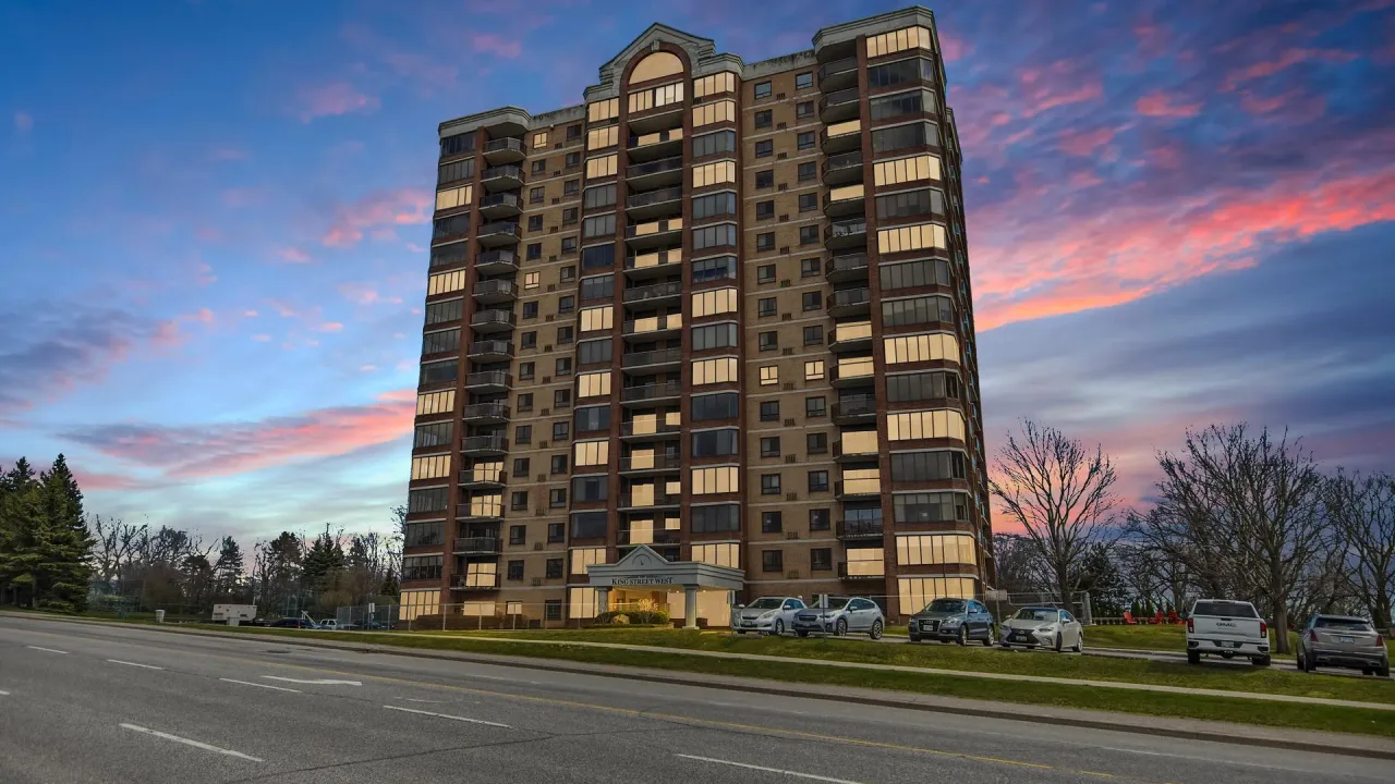 1000 KING STREET WEST exterior