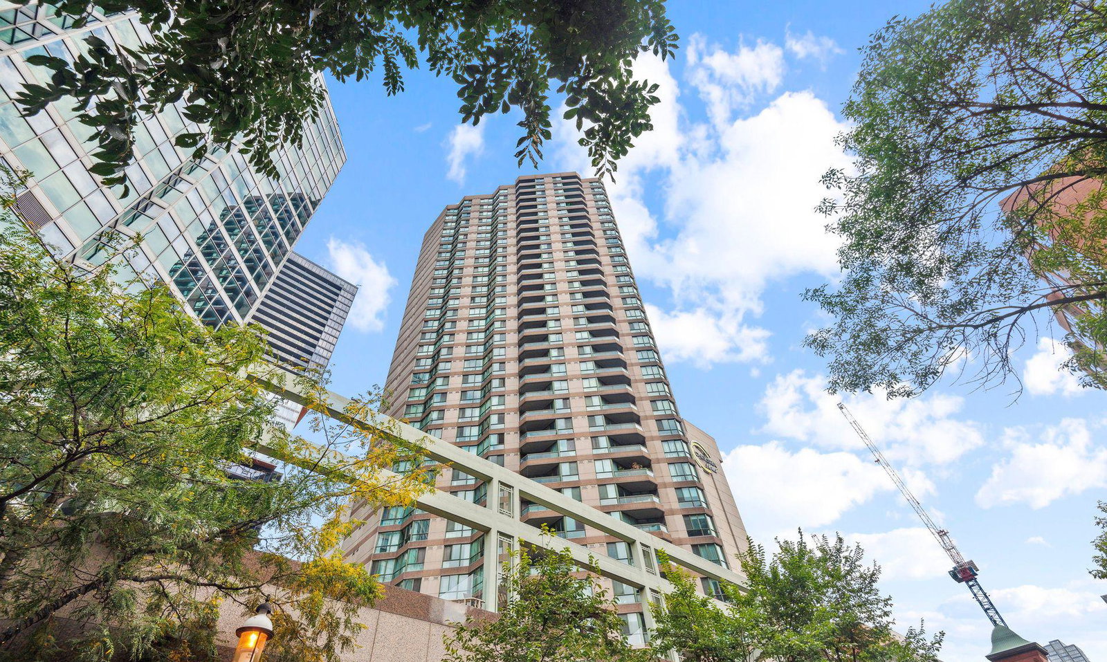 Minto Plaza exterior