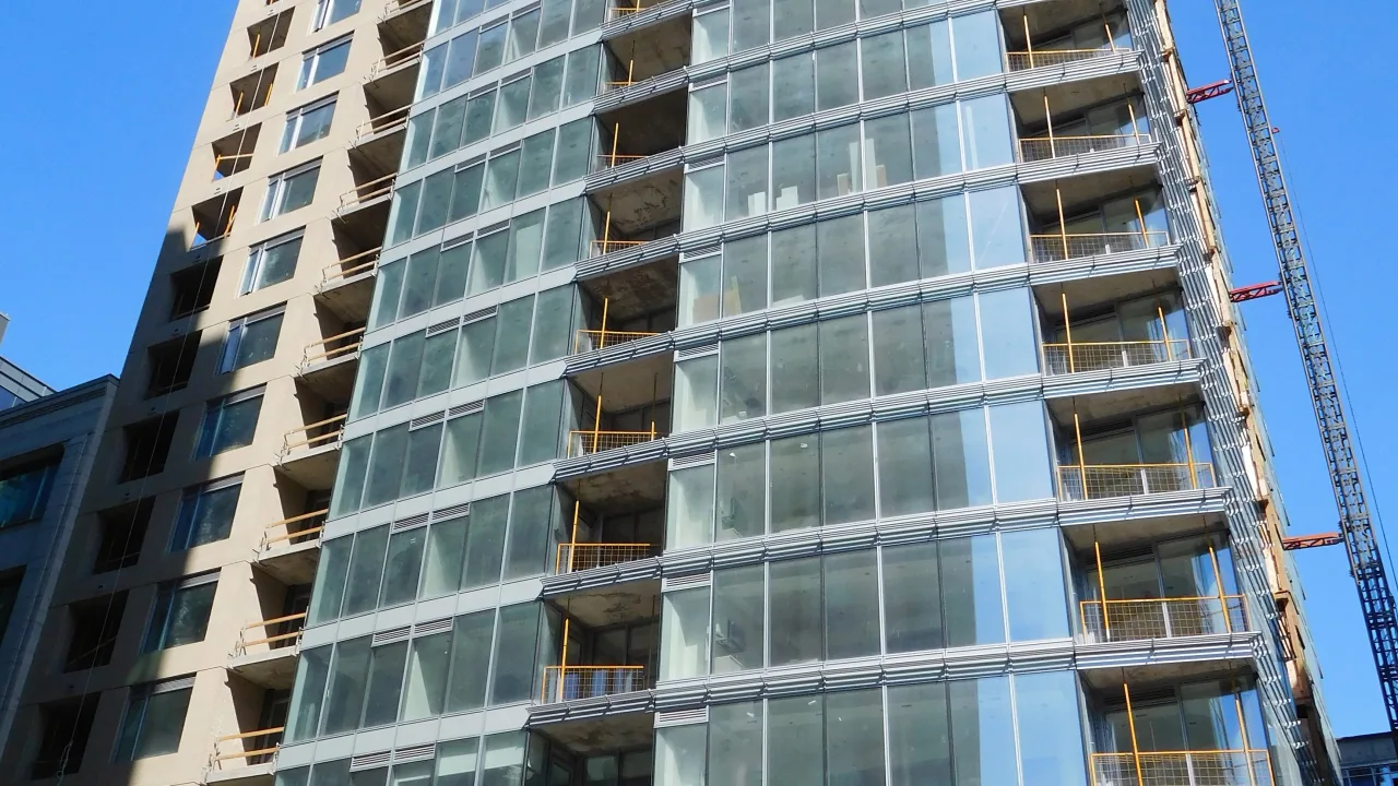 Queen's Villa Condominiums exterior