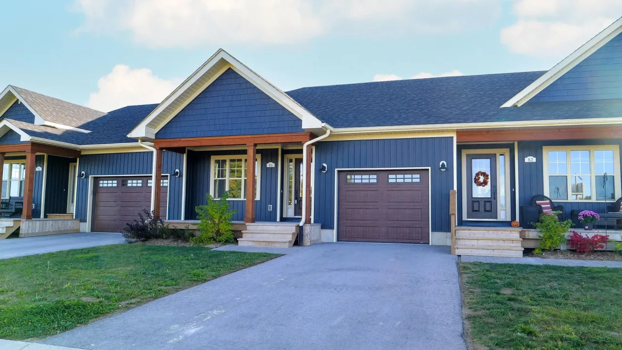 The Townhomes II At Westlinks condo building exterior