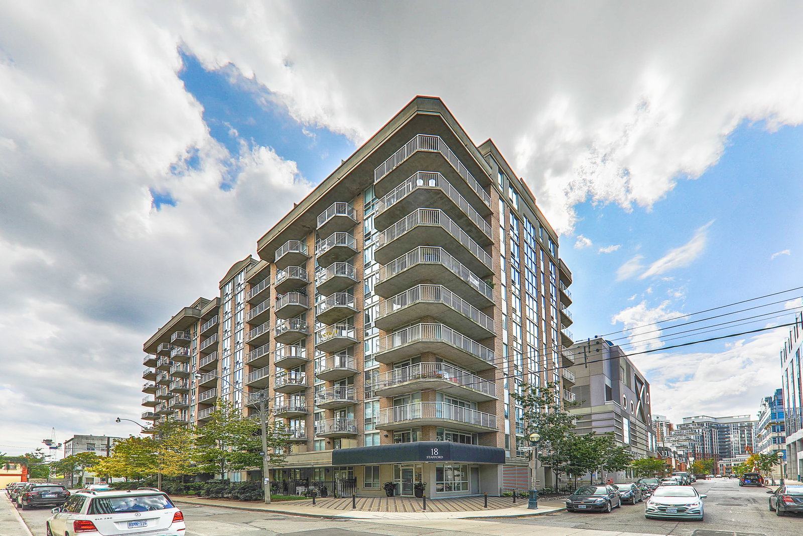 Wellington Square exterior