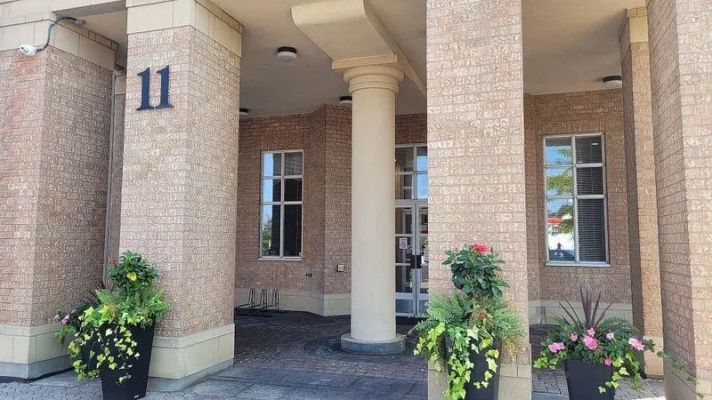 Leaside Park exterior